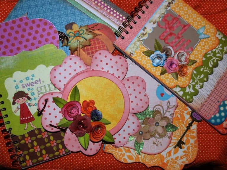 Avec le scrapbooking, fini les albums photos jaunis et vieillissants