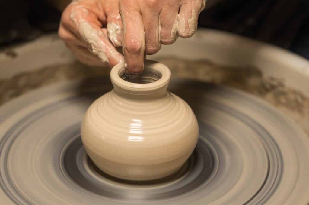 La poterie, fabriquer des objets avec de la terre