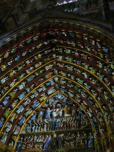 L'un des portails de la cathédrale d'Amiens lors de sa colorisation