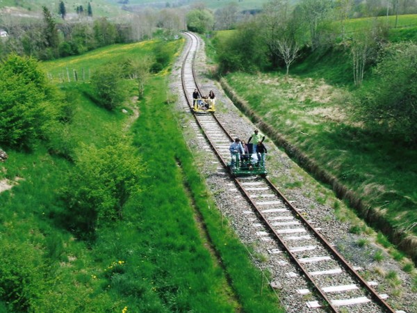 Le velo-rail une saine activité de plein air