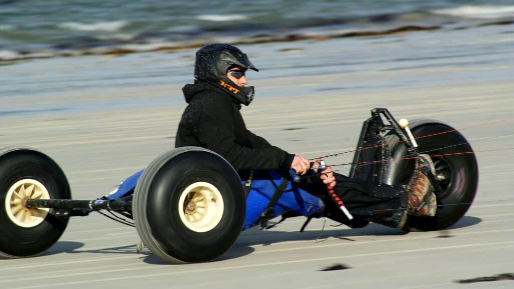 Plaisir de la vitesse en kite buggy