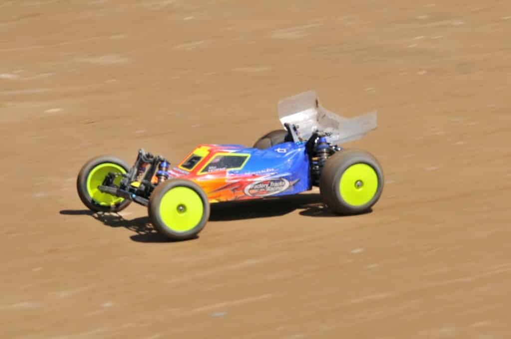 Voiture radiocommandee tout terrain