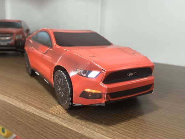 Mustang en paper toy