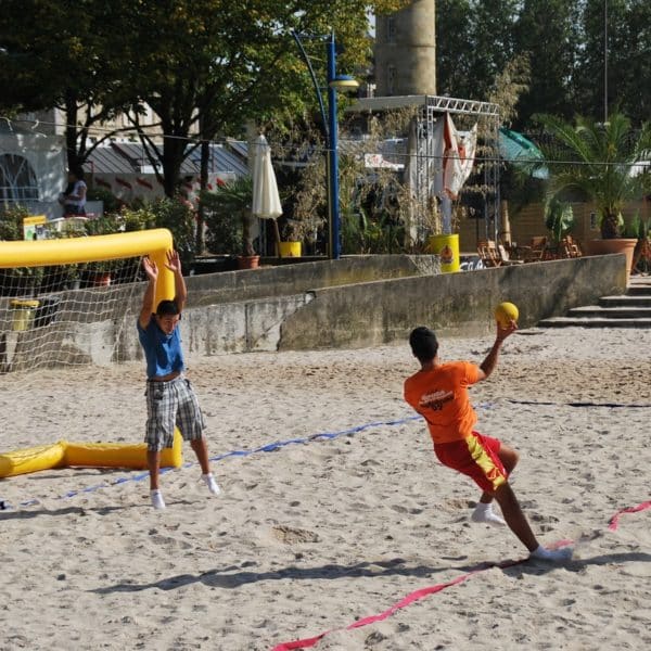 Sandball, le hand de plage