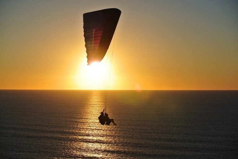 Le saut en parachute : pour faire le plein d’adrénaline
