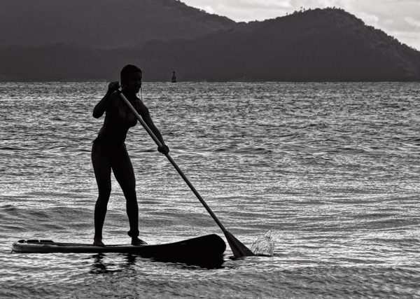 A la découverte du Stand Up Paddle, le surf hawaïen