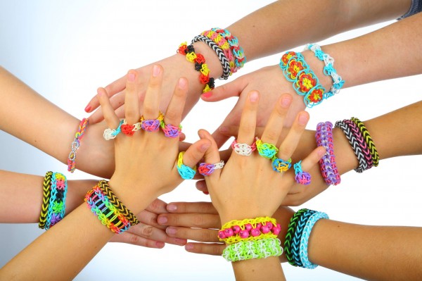 Bracelets et bagues en Rainbow Loom