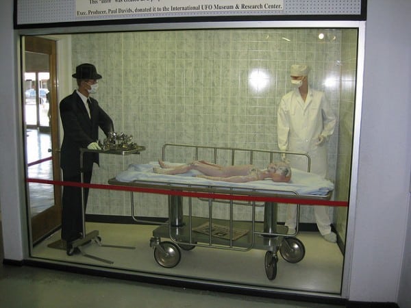 Autopsie d'un alien au musée de Roswell (USA)