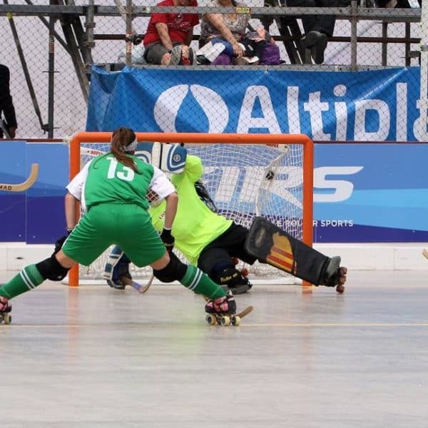 Rencontre féminine de rink hockey