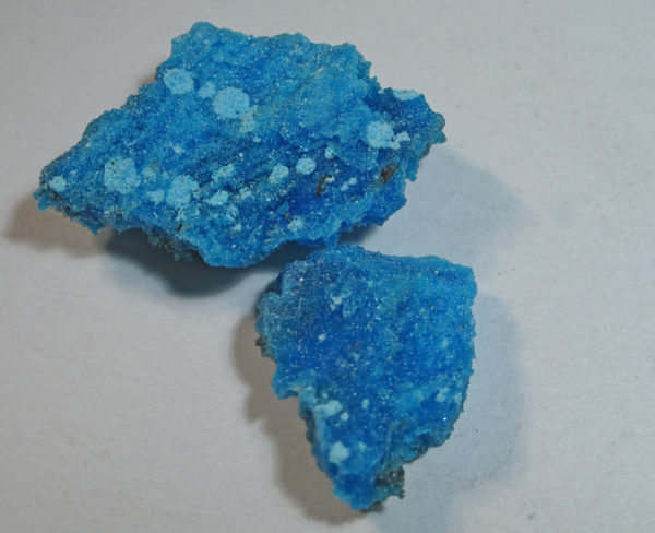 Une pierre azurite