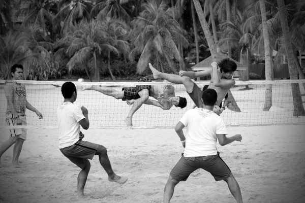 Jouer au sepak takraw