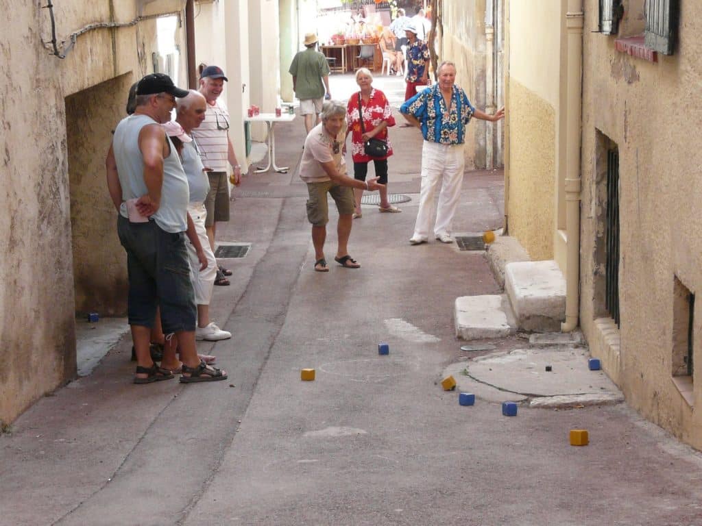 La pétanque avec des boules carrées