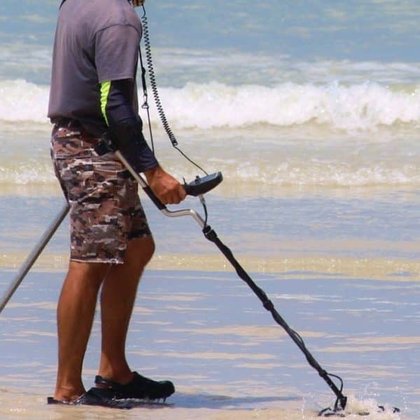 Utiliser un détecteur de métaux sur une plage