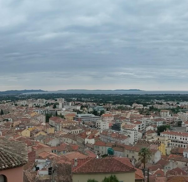 Hyères est la ville la plus au Sud de la Provence