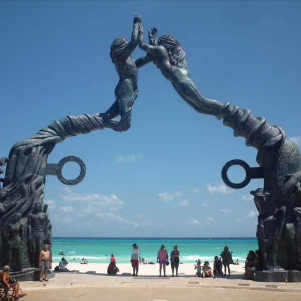 Sculpture maya Fundadores Park in Playa Del Carmen