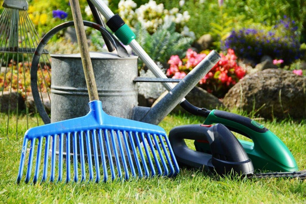 Outils pour l'entretien d'un jardin