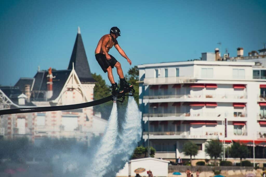 Flyboard pour voler sur l'eau comme Iron Man