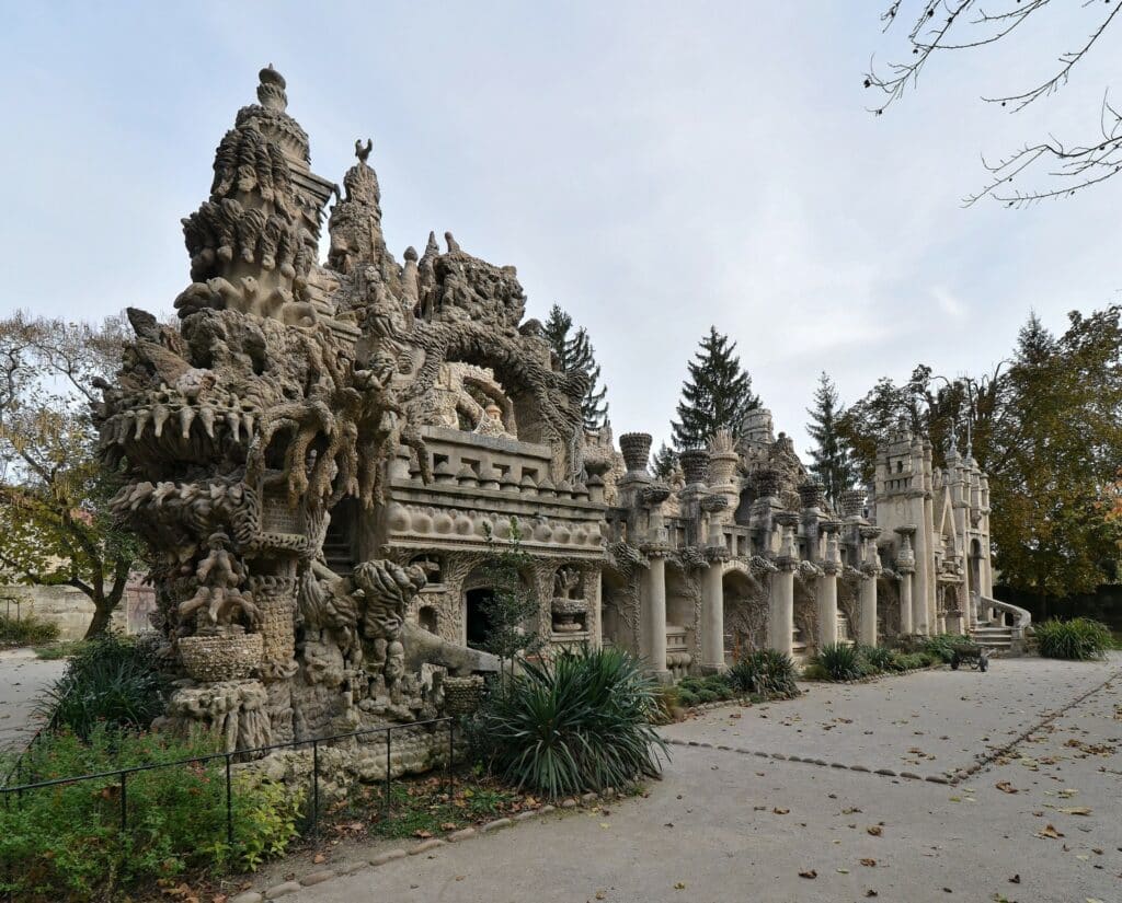 Le Musée du Facteur Cheval, un lieu d'inspiration pour les amateurs d'art et d'architecture