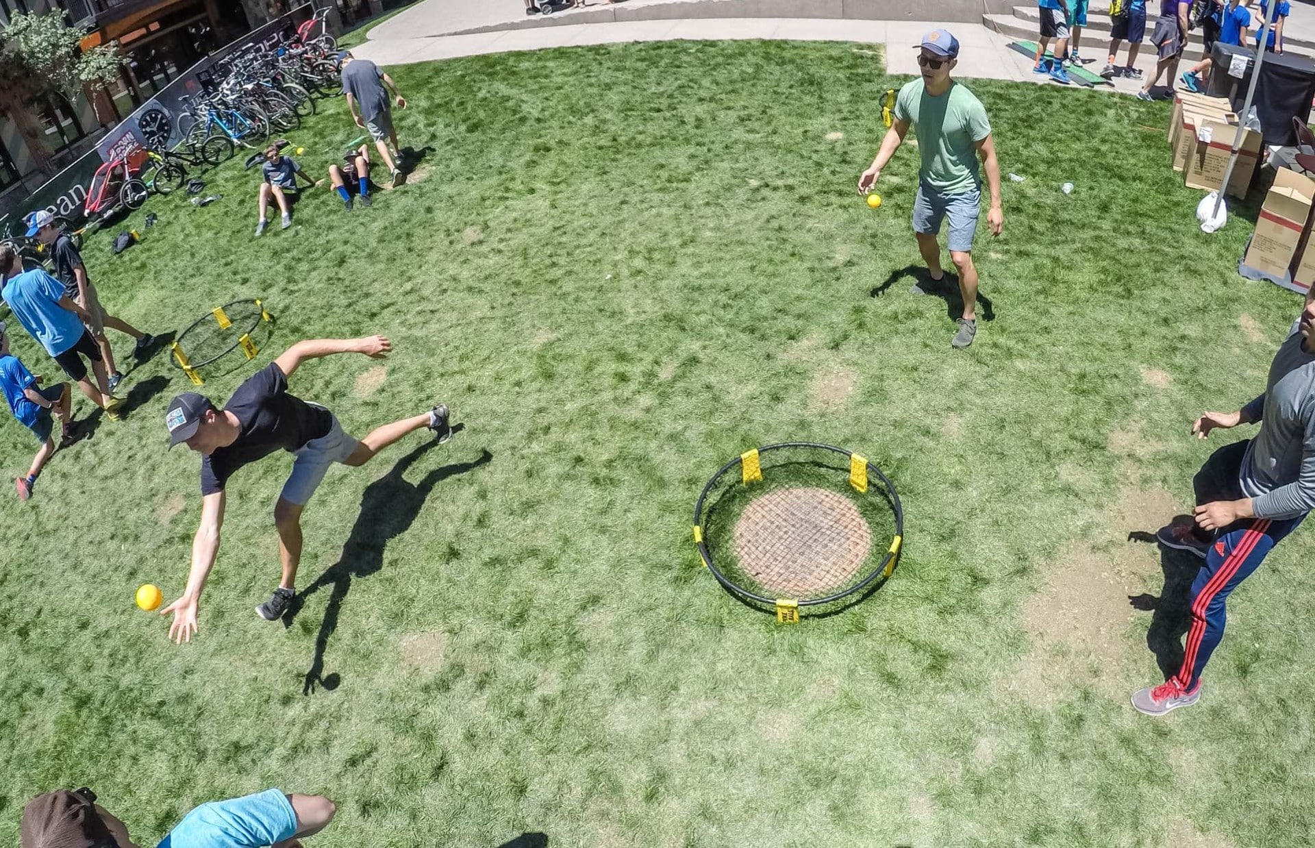 Le Spikeball, un jeu inspiré du volley-ball