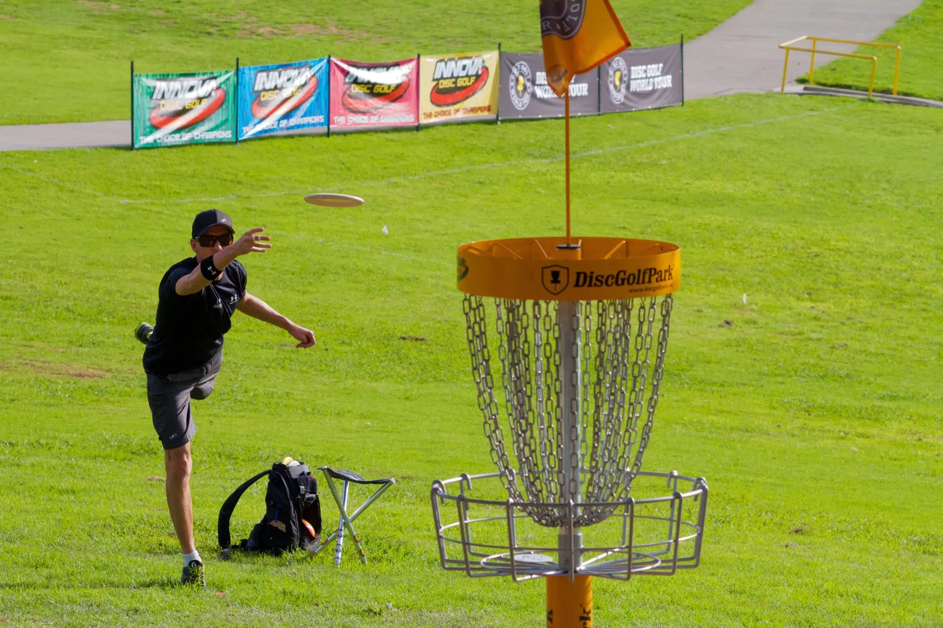 Le Disc Golf est un jeu basé sur les règles du golf