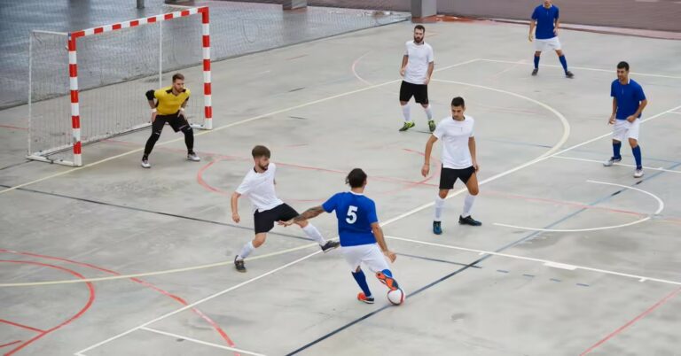 Le futsal, un football en salle alliant vitesse et technique