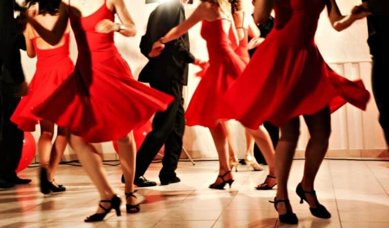 Dansez sur les rythmes envoûtants de la salsa