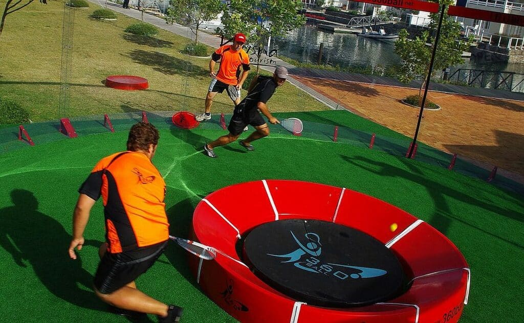 Démonstration du 360 ball, un sport hybride et dynamique