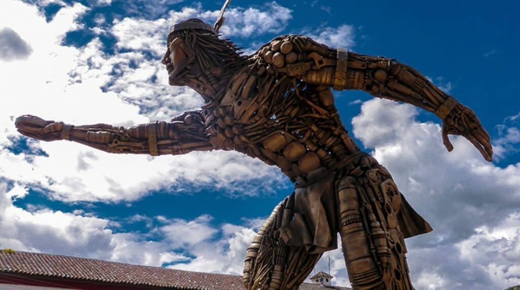 Statue d'un cacique chibcha jouant au tejo, monument national à Turmequé, Boyacá